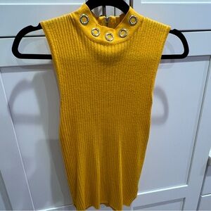 89th & Madison Yellow Grommet Ribbed Sleeveless Turtleneck Sweater Top Small